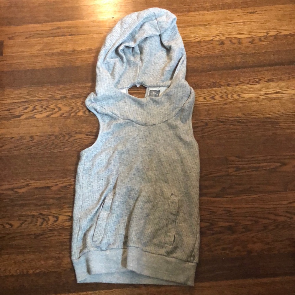 Women’s sleeveless hoodie